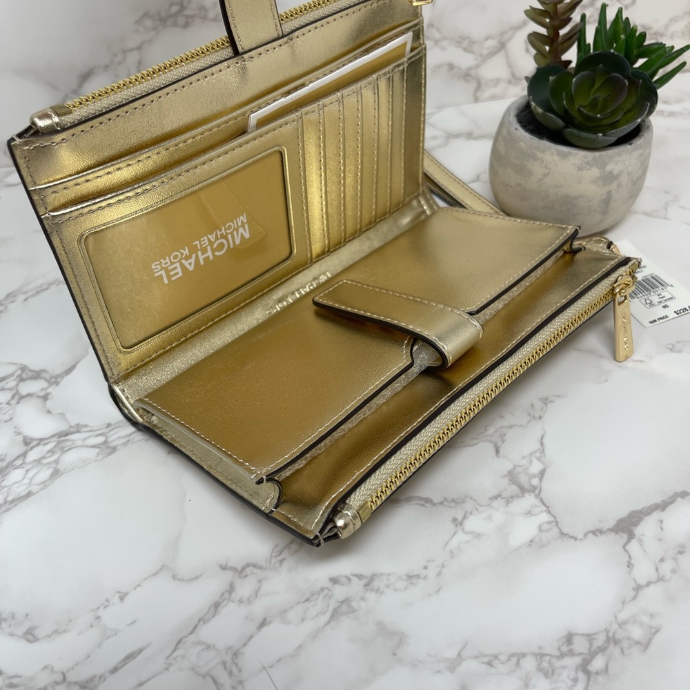 Michael Kors Wallet - Picture 7 of 7